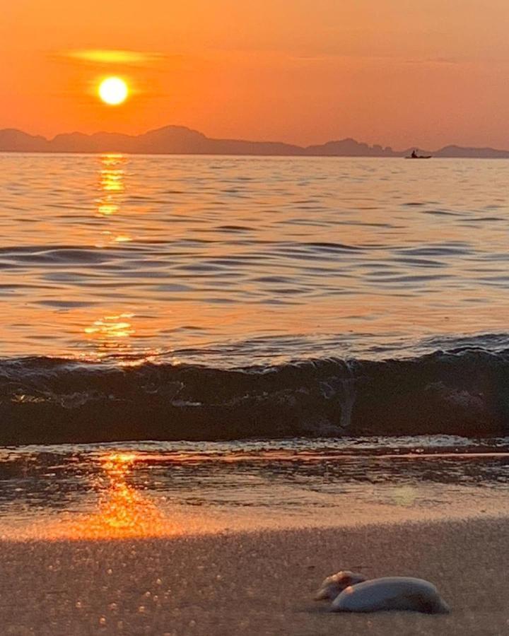 Отель Sun Smile Beach Кох-Юм Экстерьер фото