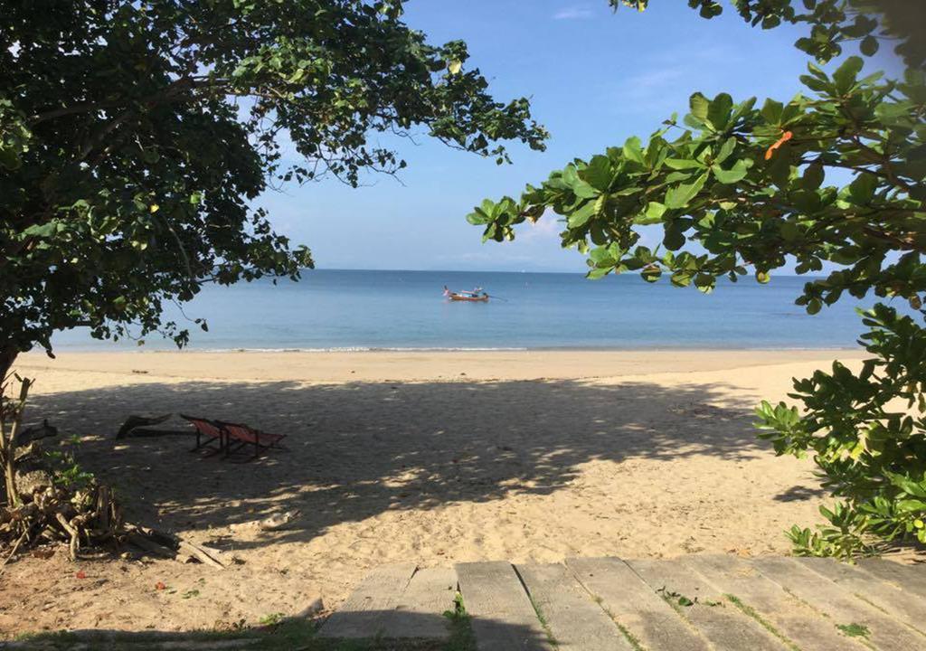 Отель Sun Smile Beach Кох-Юм Экстерьер фото