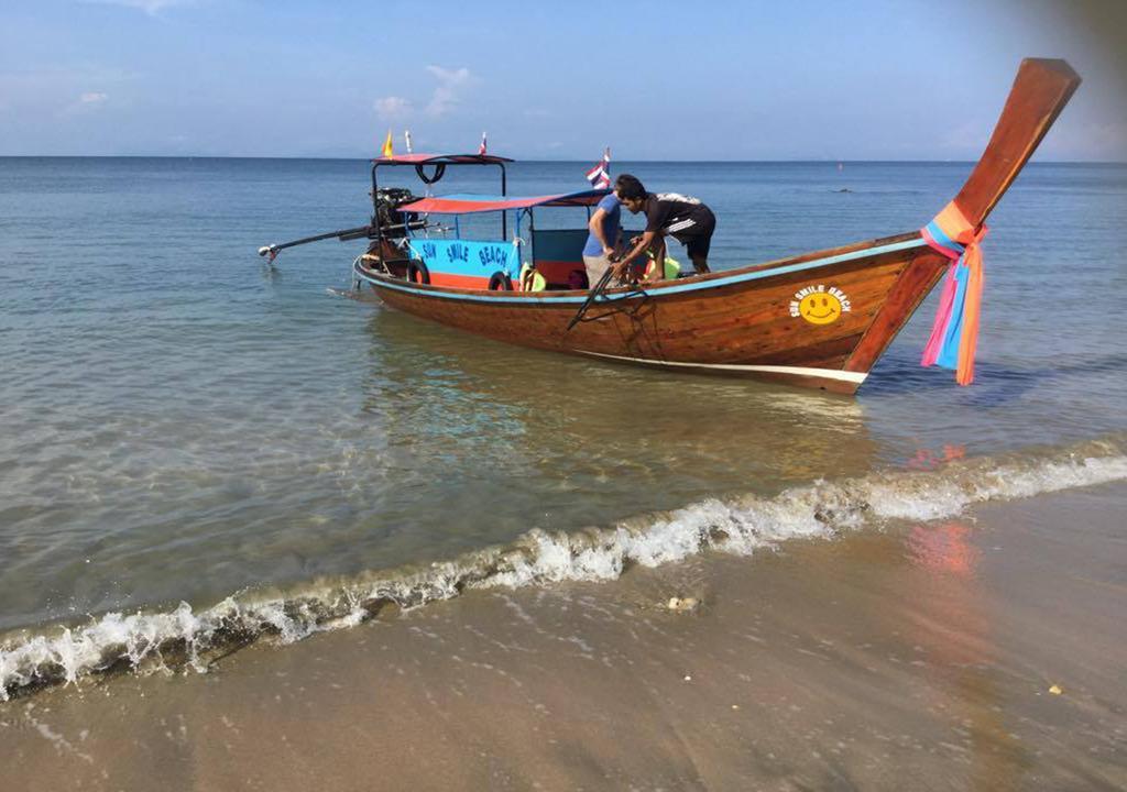 Отель Sun Smile Beach Кох-Юм Экстерьер фото